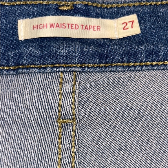 Levi's Women's Premium High Loose Taper Jeans, Size 27 x 27 - Picture 11 of 13